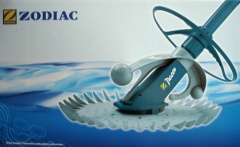 Poloautomatický vysavač Zodiac PACER